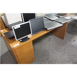 OAK SINGLE PEDESTAL DESK