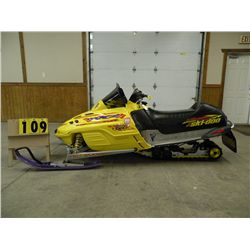 2000 Ski Doo MXZ 600   VIN-2BPS15754YV001598