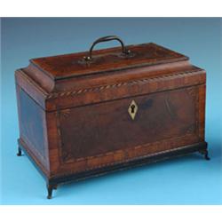 AN EARLY NINETEENTH CENTURY MAHOGANY, MARQUETRY INLAID AND ROSEWOOD CROSSBANDED TEA CADDY, the hinge