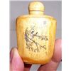 Image 4 : MWF1099 Chinese OxBone Snuff Bottle depicting a Bird