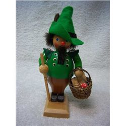 Steinbach Nutcracker, "Gatherer" 6.5" tall .