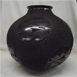 Museum Size Mata Ortiz Pottery By Louis Soto