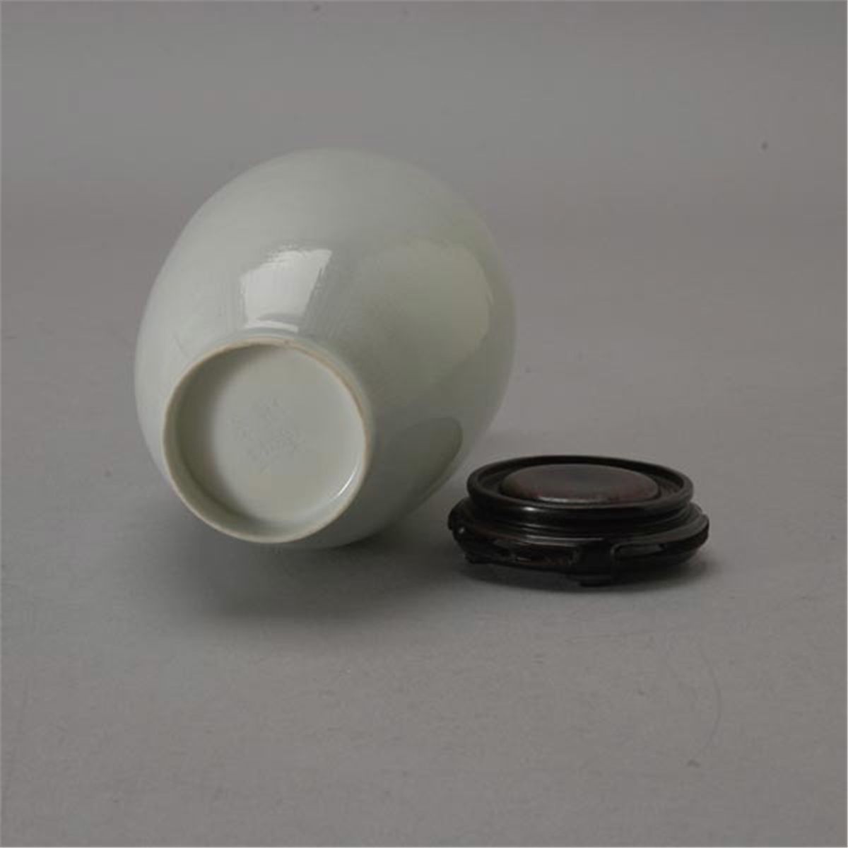 A Qingbai Eggshell Porcelain Vase, Yongle Mark