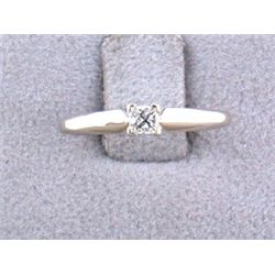 14k White Gold Diamond Ring
