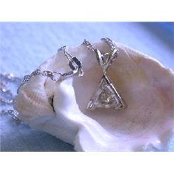 14k Gold Necklace with 1.06 carats Diamond