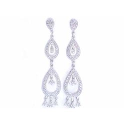 14k White Gold Dangling Earrings with Diamonds