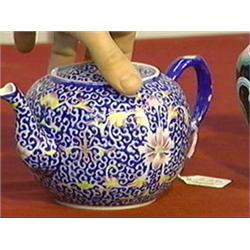 Antique Chinese, Famille Rose enameled porcelain tea pot, Kuang Hsu mark (glaze chips to handle); to