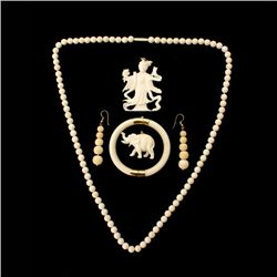 COLLECTION OF IVORY ITEMS.