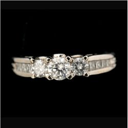 DIAMOND, 14K WHITE GOLD RING.