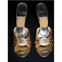 Marilyn Monroe Gold Pumps
