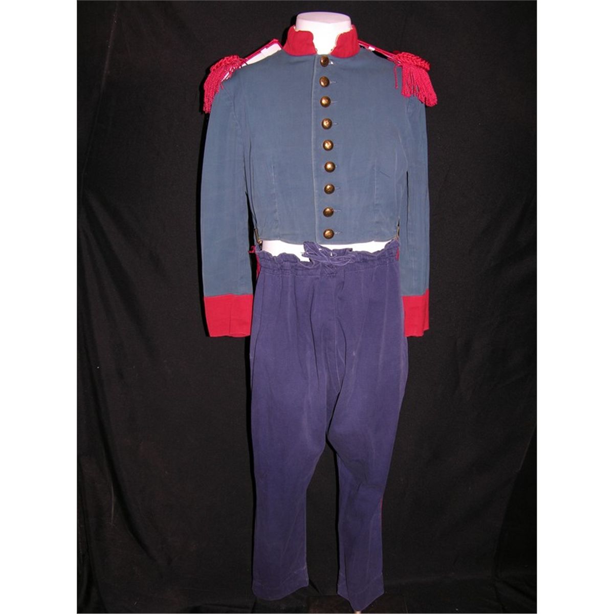 Mexican Rifleman Officer s Uniform From The Alamo mexican-rifleman-officer-s-uniform-from-the-alamo