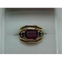 14K GOLD AND GARNET RING - YELLOW GOLD MOUN