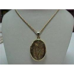 14K GOLD LOCKET AND CHAIN - 30  FANCY LINK