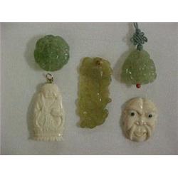 ONE LOT OF JADE AND IVORY JEWELRY - CARVED