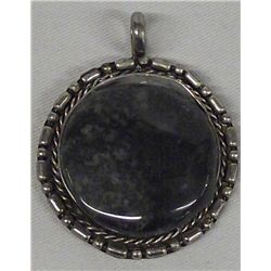 Circular Pendant/Dark Green Polished Stone