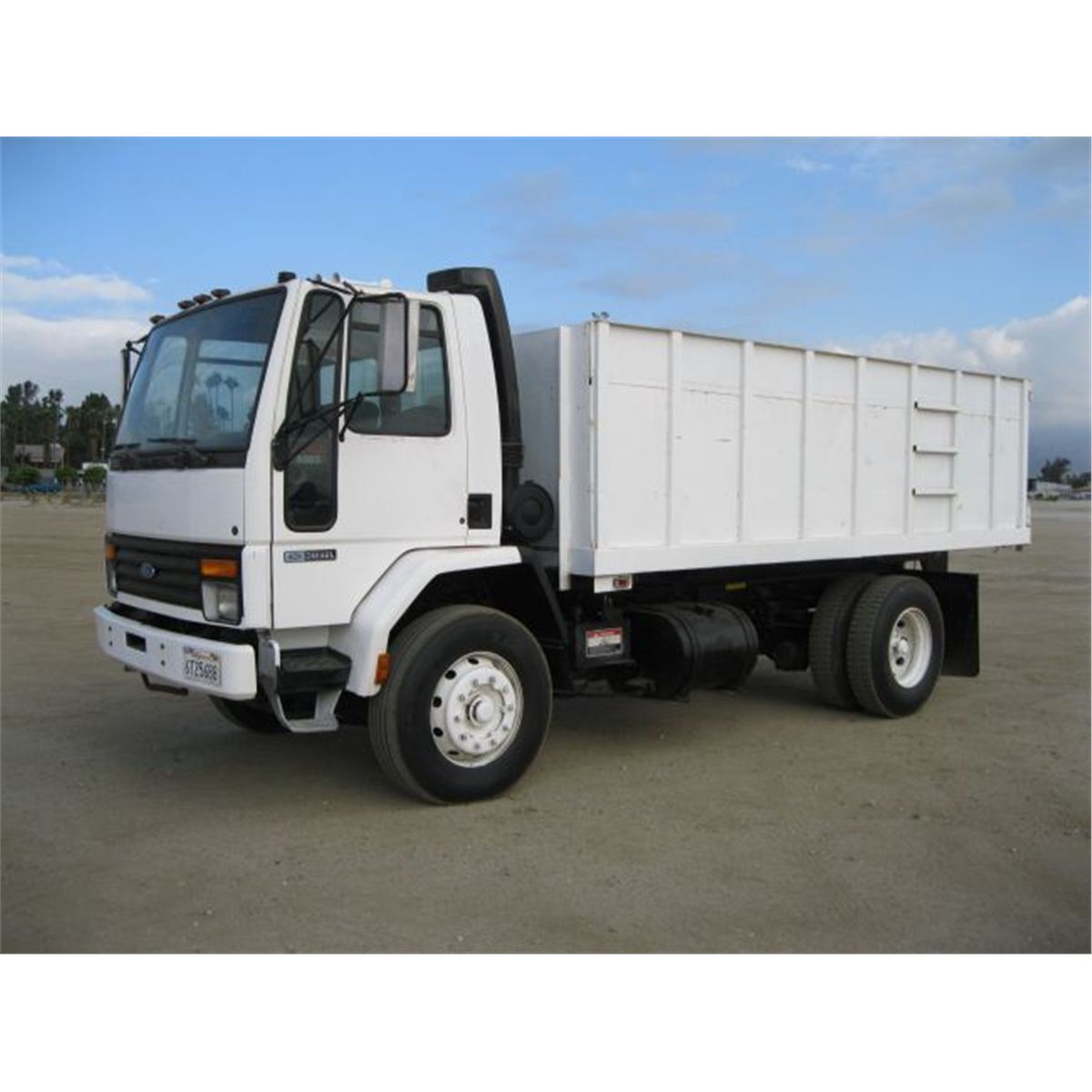 1991 Ford CabOver S/A Debris Dump Truck