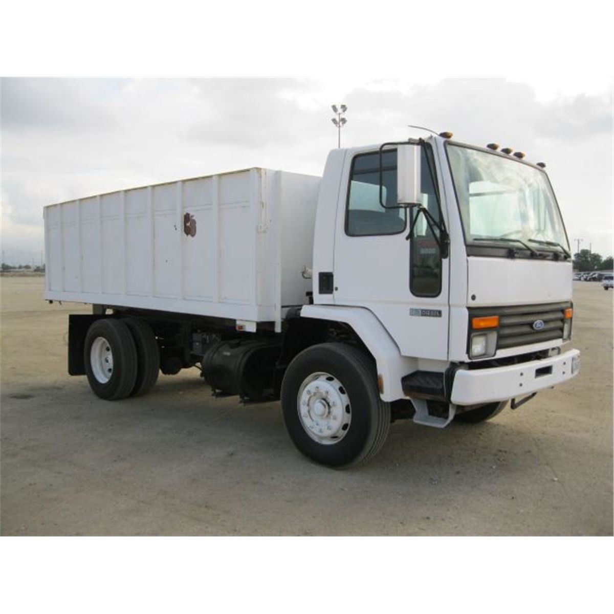 1991 Ford CabOver S/A Debris Dump Truck