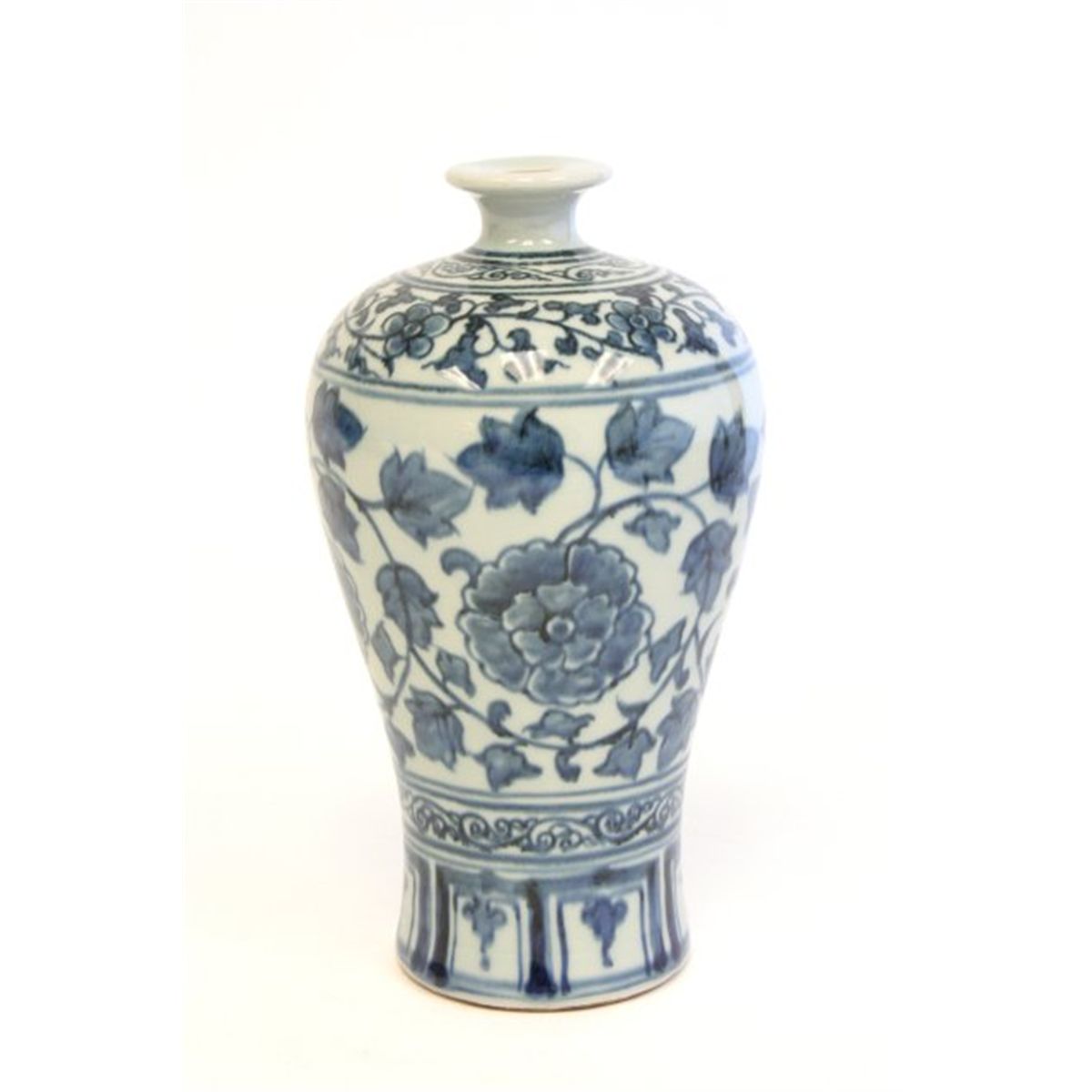 Antique Chinese Yuan/Ming blue & white vase