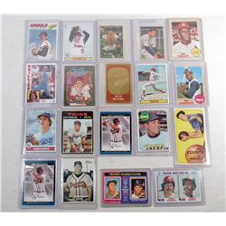 LOT OF VINTAGE SPORTS CARDS