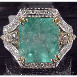 14K WHITE GOLD LADIES EMERALD AND DIAMOND RING - SIZE 7