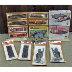 LOT OF TYCO TRAINS AND TRACK IN ORIGINAL BOXES