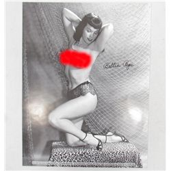 BETTIE PAGE AUTOGRAPHED 8 BY 10 NUDE RISQUE PHOTO