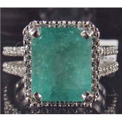 14K WHITE GOLD LADIES EMERALD AND DIAMOND RING - SIZE 6.5