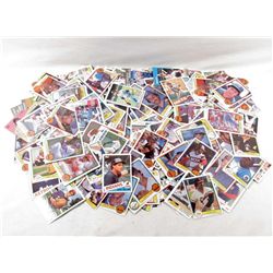 LARGE LOT OF VINTAGE BASEBALL CARDS