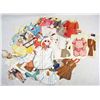 Image 2 : LOT OF VINTAGE PAPER DOLLS W/ CLOTHES