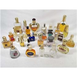 LARGE LOT OF PERFUME BOTTLES - MOST W/ CONTENTS