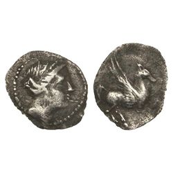 Tritartemorion. - EMPORITON. - Anv.: Cabeza de Perséfone a derecha. Rev.: Pegaso a derecha. 0,47 grs