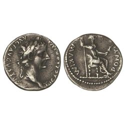 Denario. - Acuñada el 14-37 d.C. - TIBERIO. - Anv.: TI. CAESAR DIVI AVG. F. AVGVSTVS. Busto laureado
