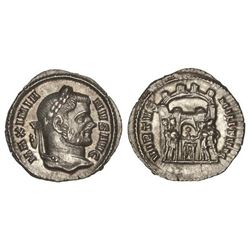 Argénteo. - Acuñada el 294 d.C. - MAXIMIANO HÉRCULES. - Anv.: MAXIMIANVS AVG. Cabeza laureada a dere