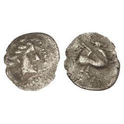Tritartemorion. - EMPORITON. - Anv.: Cabeza de Perséfone a derecha. Rev.: Pegaso a derecha. 0,38 grs