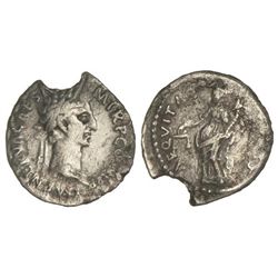 Denario. - Acuñada el 97 d.C. - NERVA. - Anv.: IMP. NERVA CAES. (AVG. P.) M. TR. P. II COS. (III P.