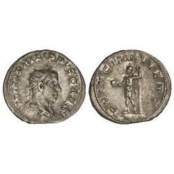 Antoniniano. - Acuñada el 244-246 d.C. - FILIPO II. - Rev.: PRINCIPI IVVENT. Filipo II en pie a izqu