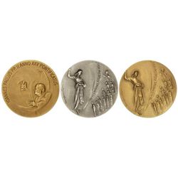 Lote 3 Medallas. - 2003 -. VATICANO. - AU, AR, Br. 25 aniversario del pontificado de Juan Pablo II.