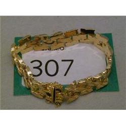 18ct gold ladies bracelet.