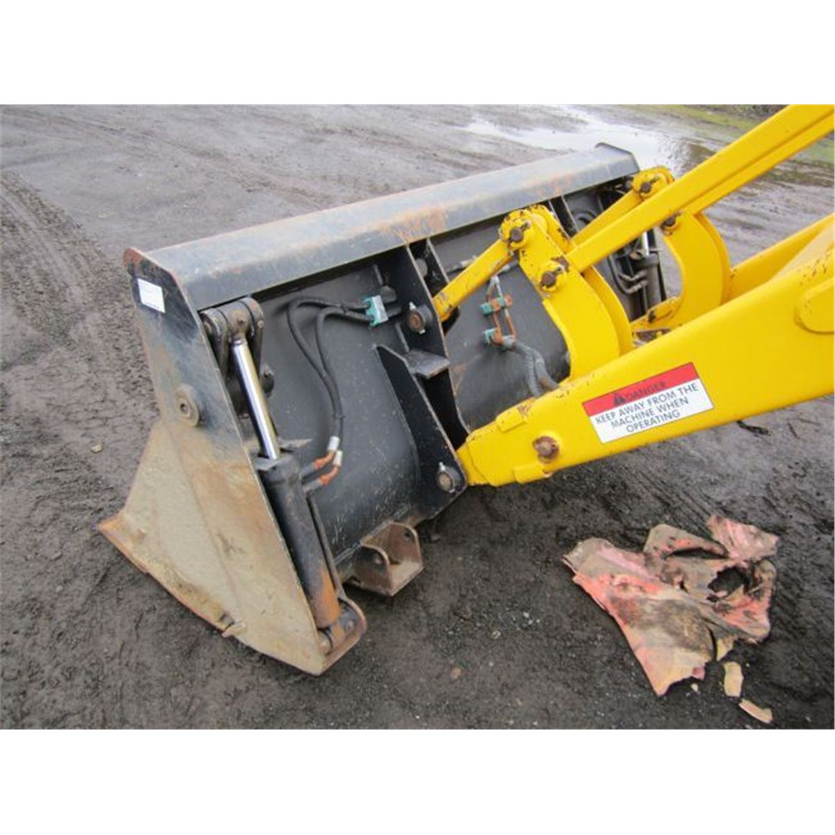 Fermec Loader Bucket Fermec 650 4x4 Skip Loader