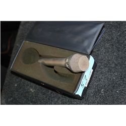 AKG D190E Microphone - No Clip