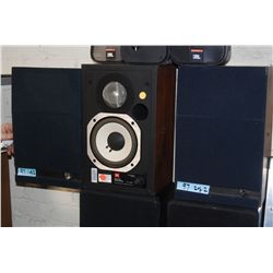 JBL Speakers Model 4401 Control Monitor w/ frequency level