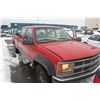 Image 2 : 2000 RED CHEVROLET K3500 4 DOOR P/U 140,965KM GAS