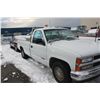 Image 2 : 1994 WHITE CHEVROLET CHEYENNE 1500 2 DOOR P/U