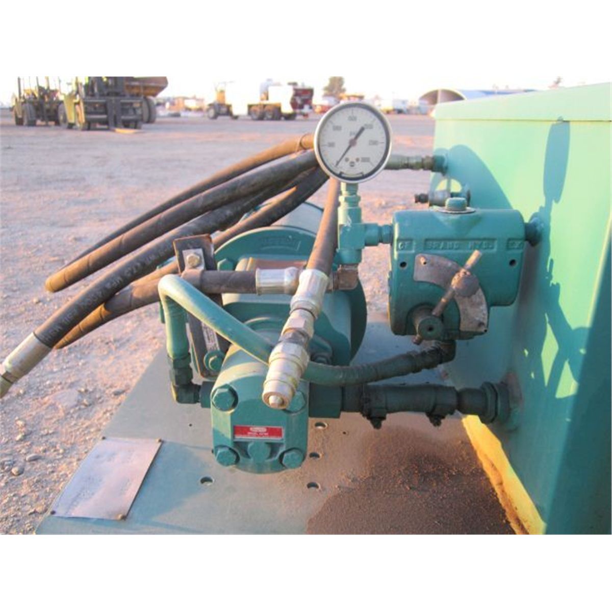 Marathon RJ100SC Self-Contained Compactor