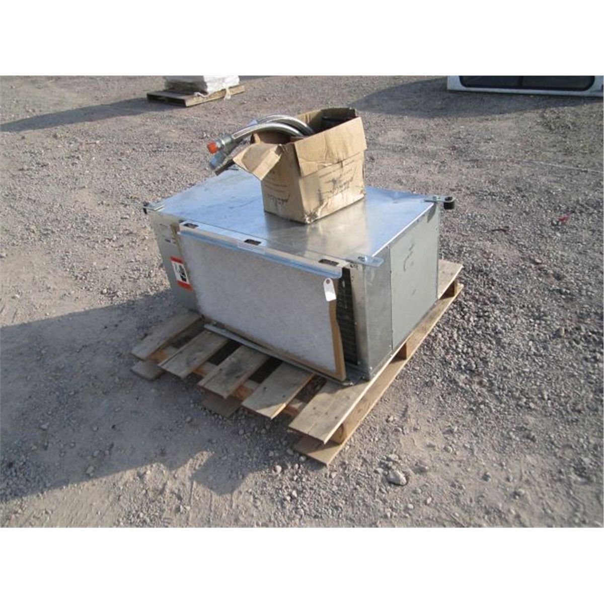 Mammoth G043HHP Water Source Heat Pump & Vent