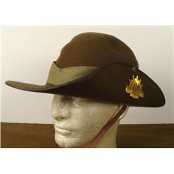 WWI AUSTRALIAN ARMY BOONIE HAT W/ MILITARY INSIGNIA