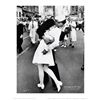 Image 1 : Alfred Eisenstaedt Kissing on VJ Day WWII Poster Print