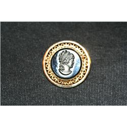 Vintage Cameo Brooch