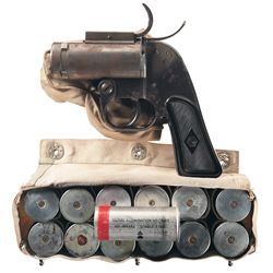 WWII U.S. Eureka Vacuum Cleaner Co. AN-M8 Flare Pistol with Accessories