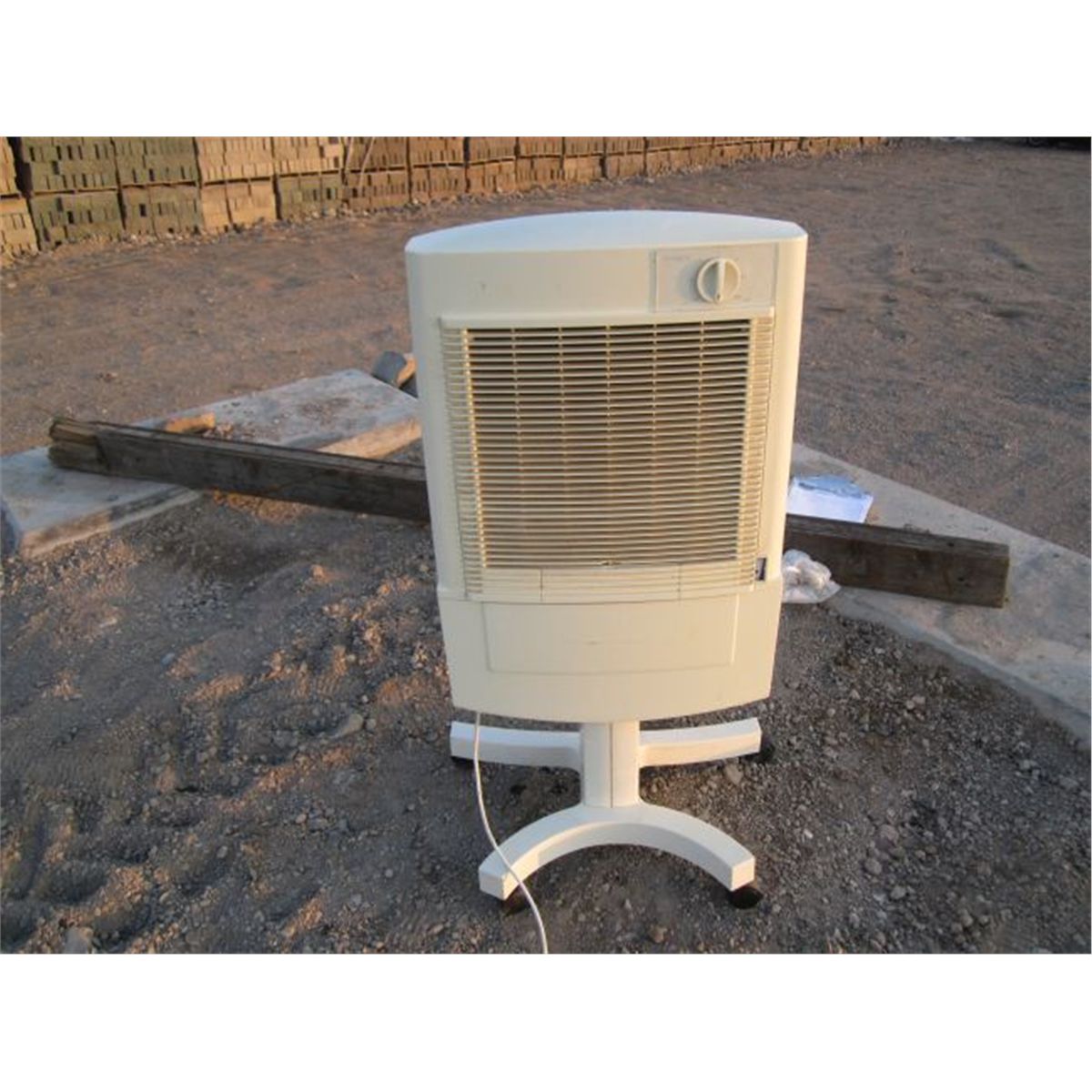 Climate Technologies 6200003 Vertical Swamp Cooler w/ Casters